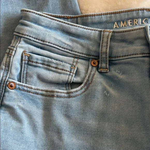 American Eagle Outfitters Soft Knit Mom Jeans |Light Wash | Size 2 XL - Picture 6 of 9